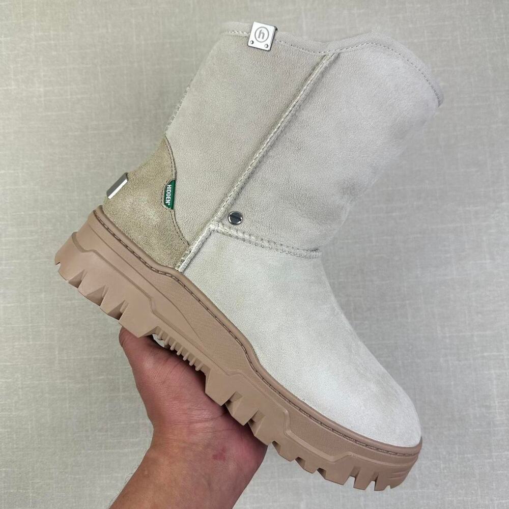 🍨 UGG x Hidden NY Hardware Boot "Sand" 11M